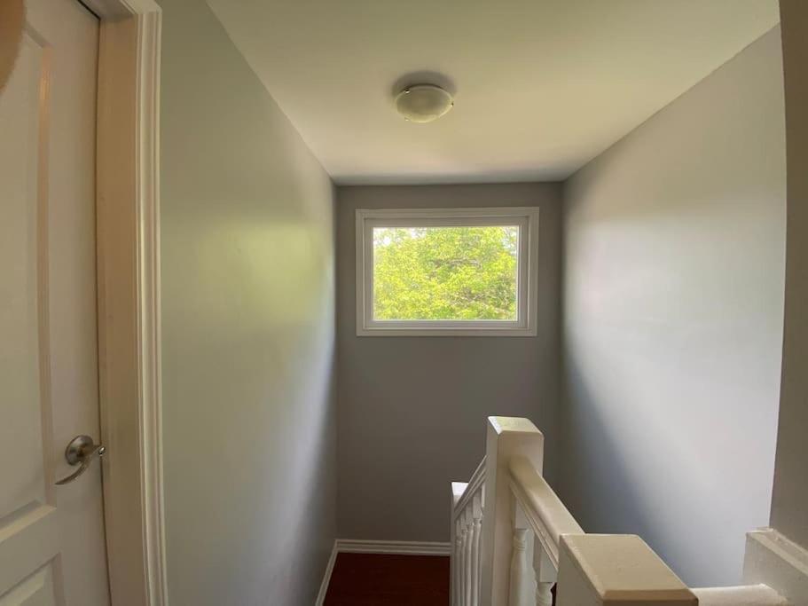 Spacious Mbr Near Kennedy Subway & Go Toronto Extérieur photo