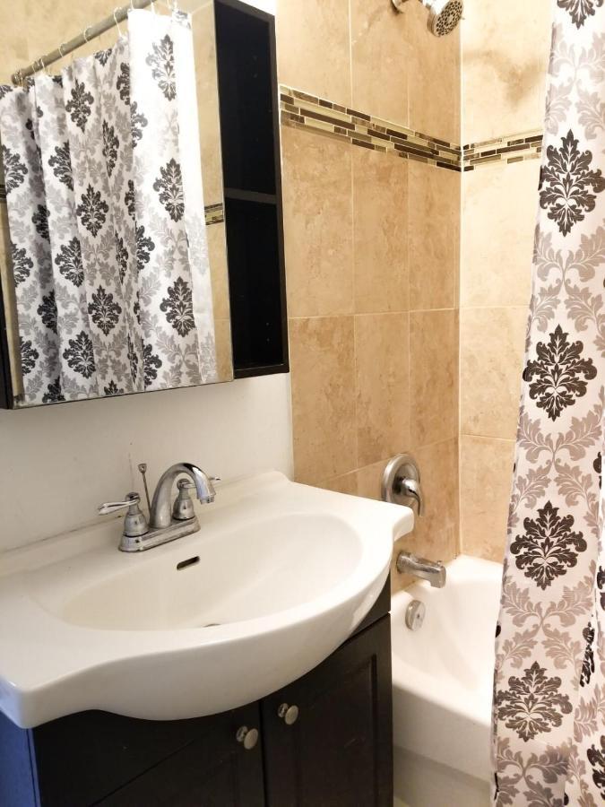 Spacious Mbr Near Kennedy Subway & Go Toronto Extérieur photo
