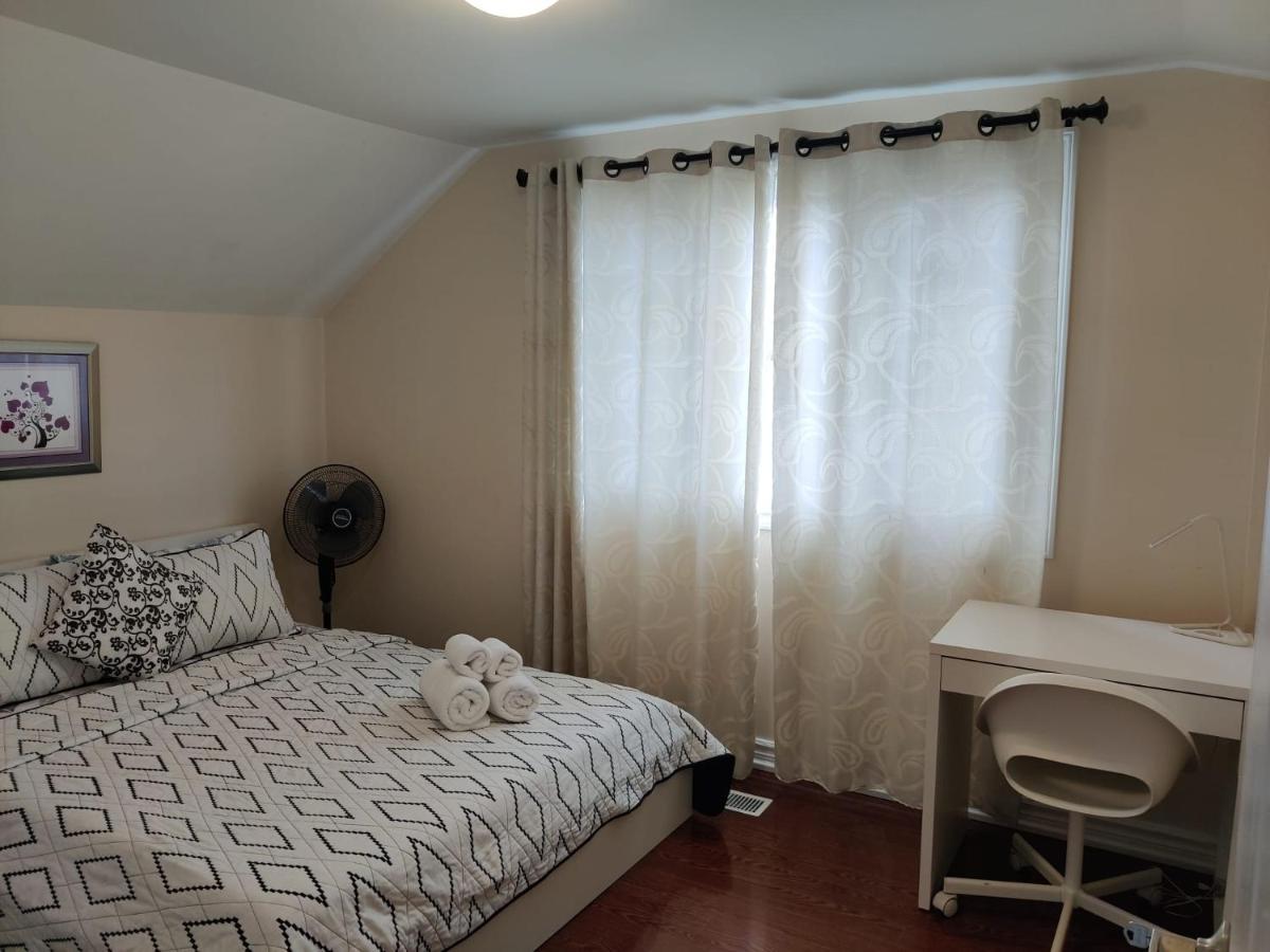 Spacious Mbr Near Kennedy Subway & Go Toronto Extérieur photo