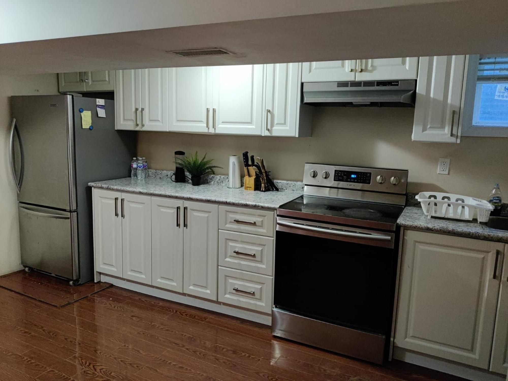 Spacious Mbr Near Kennedy Subway & Go Toronto Extérieur photo