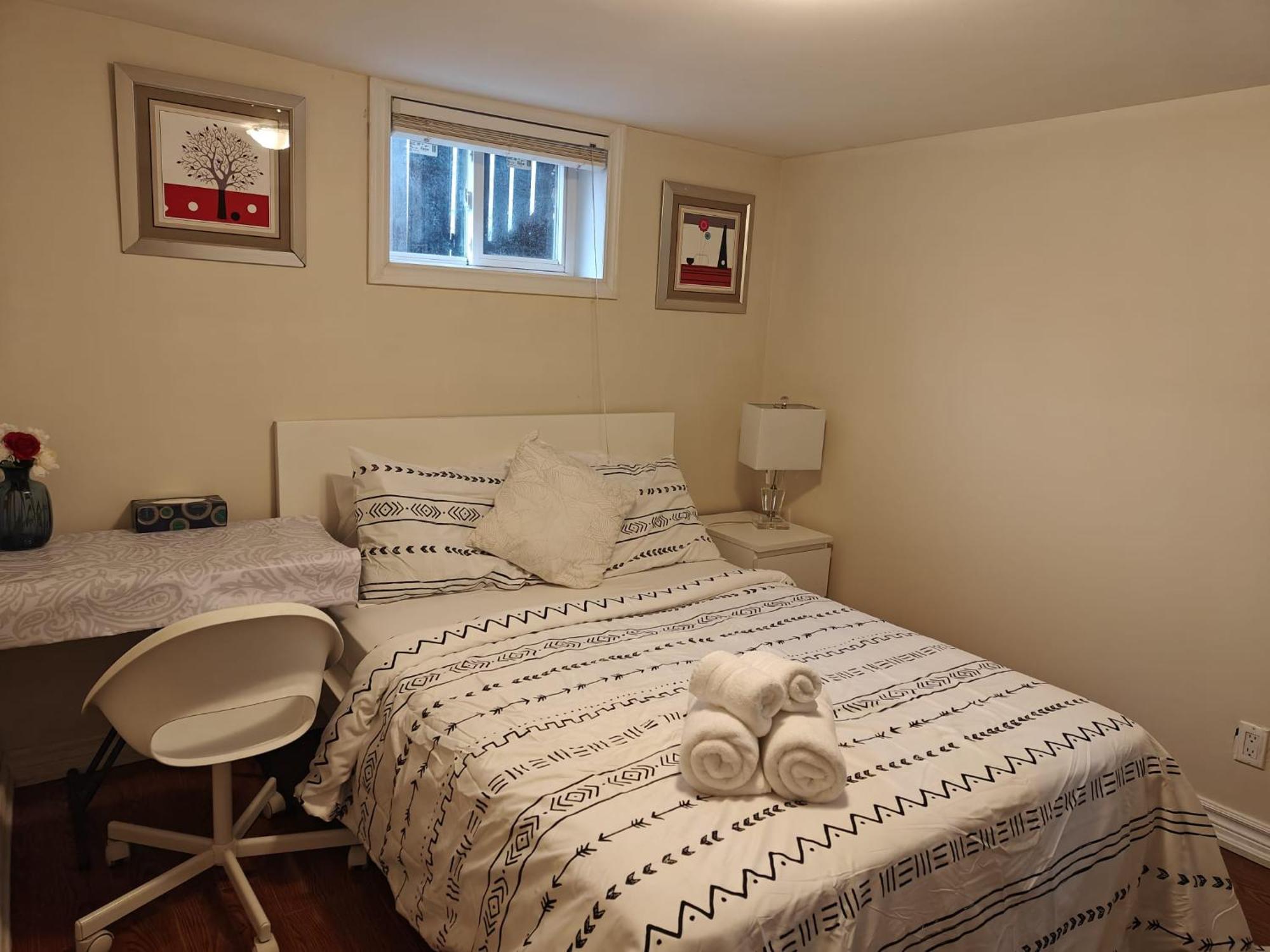 Spacious Mbr Near Kennedy Subway & Go Toronto Extérieur photo