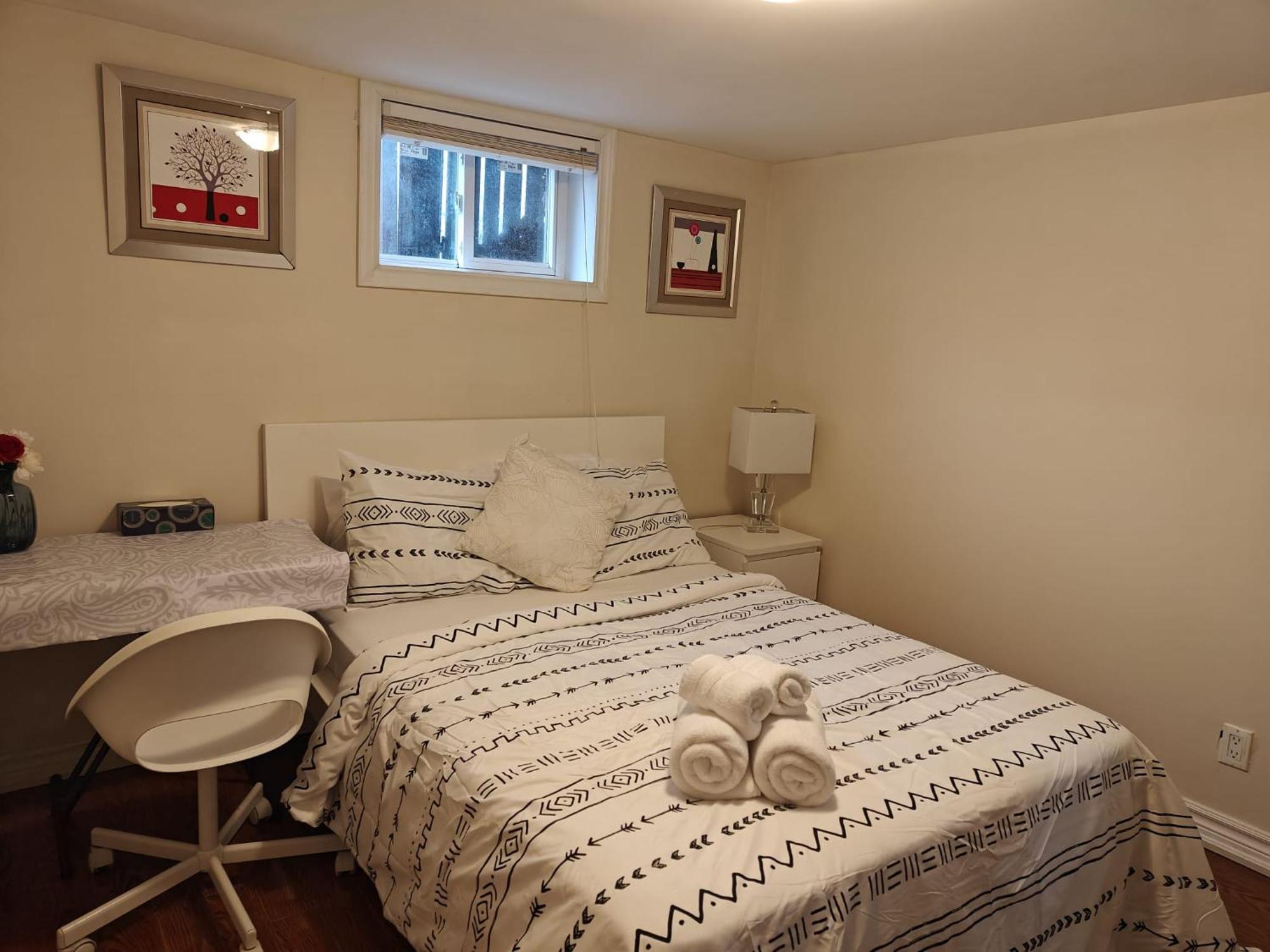 Spacious Mbr Near Kennedy Subway & Go Toronto Extérieur photo