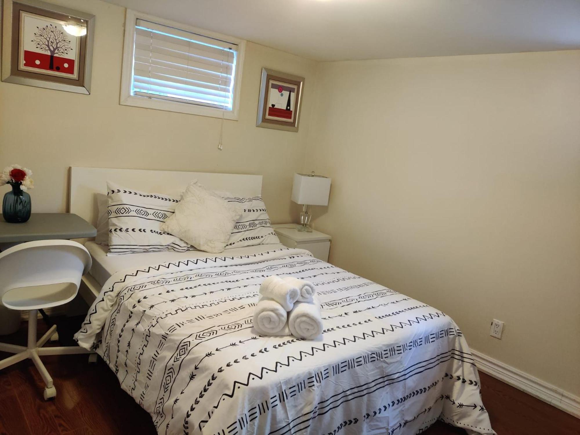 Spacious Mbr Near Kennedy Subway & Go Toronto Extérieur photo