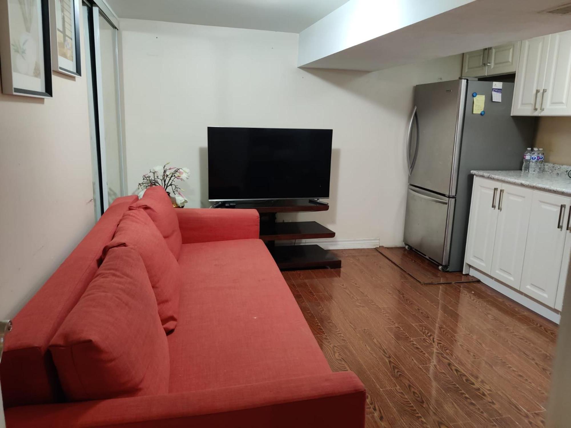 Spacious Mbr Near Kennedy Subway & Go Toronto Extérieur photo