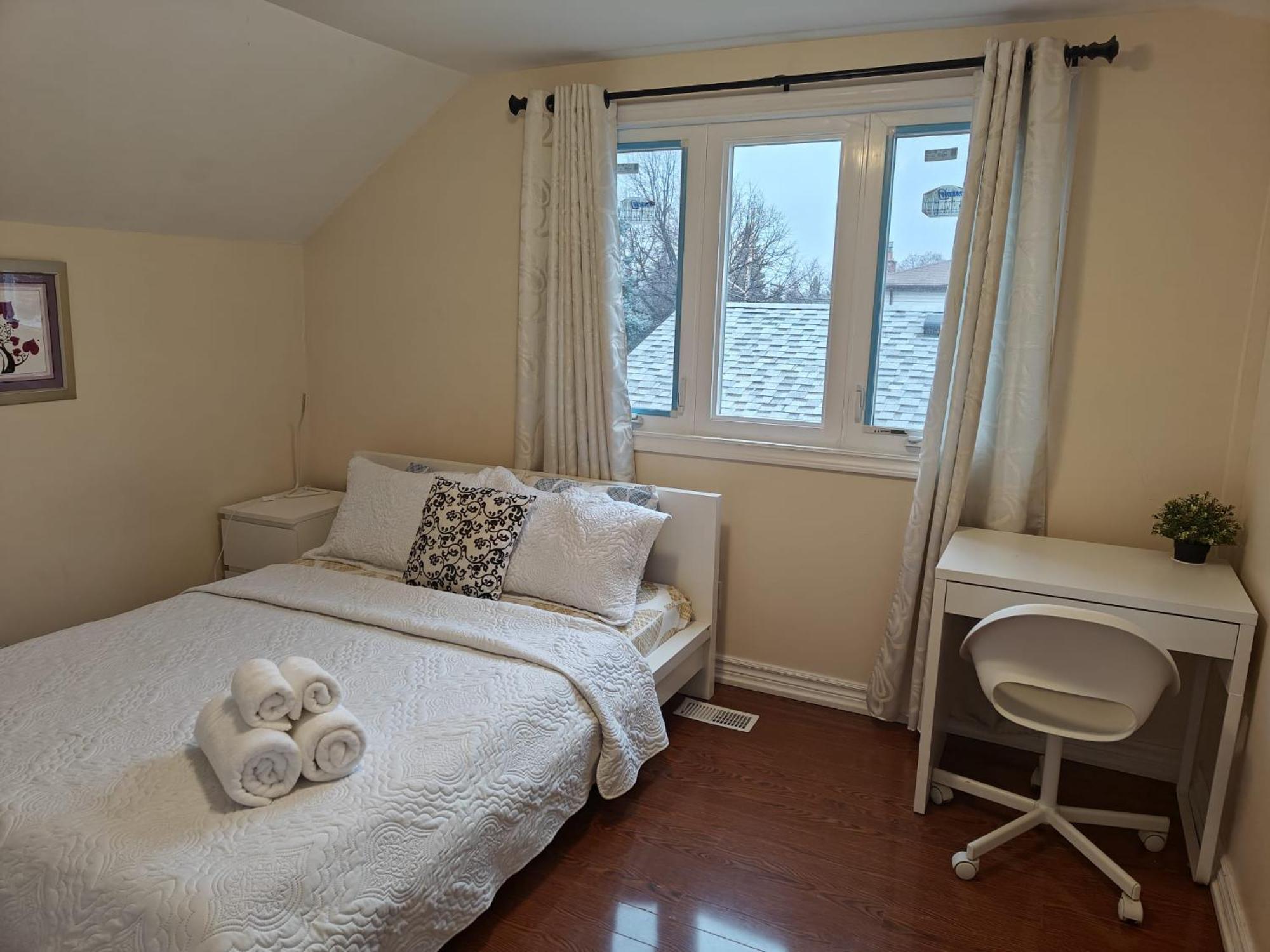 Spacious Mbr Near Kennedy Subway & Go Toronto Extérieur photo