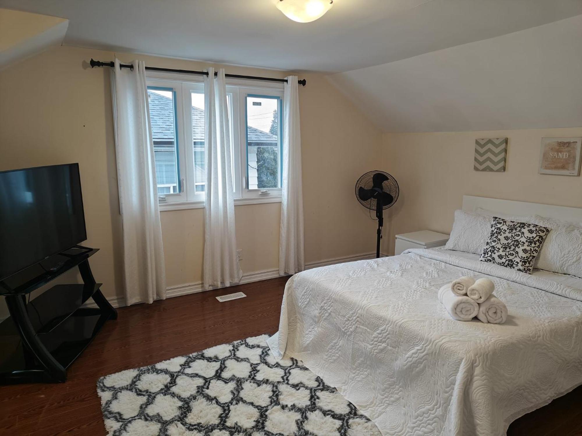 Spacious Mbr Near Kennedy Subway & Go Toronto Extérieur photo