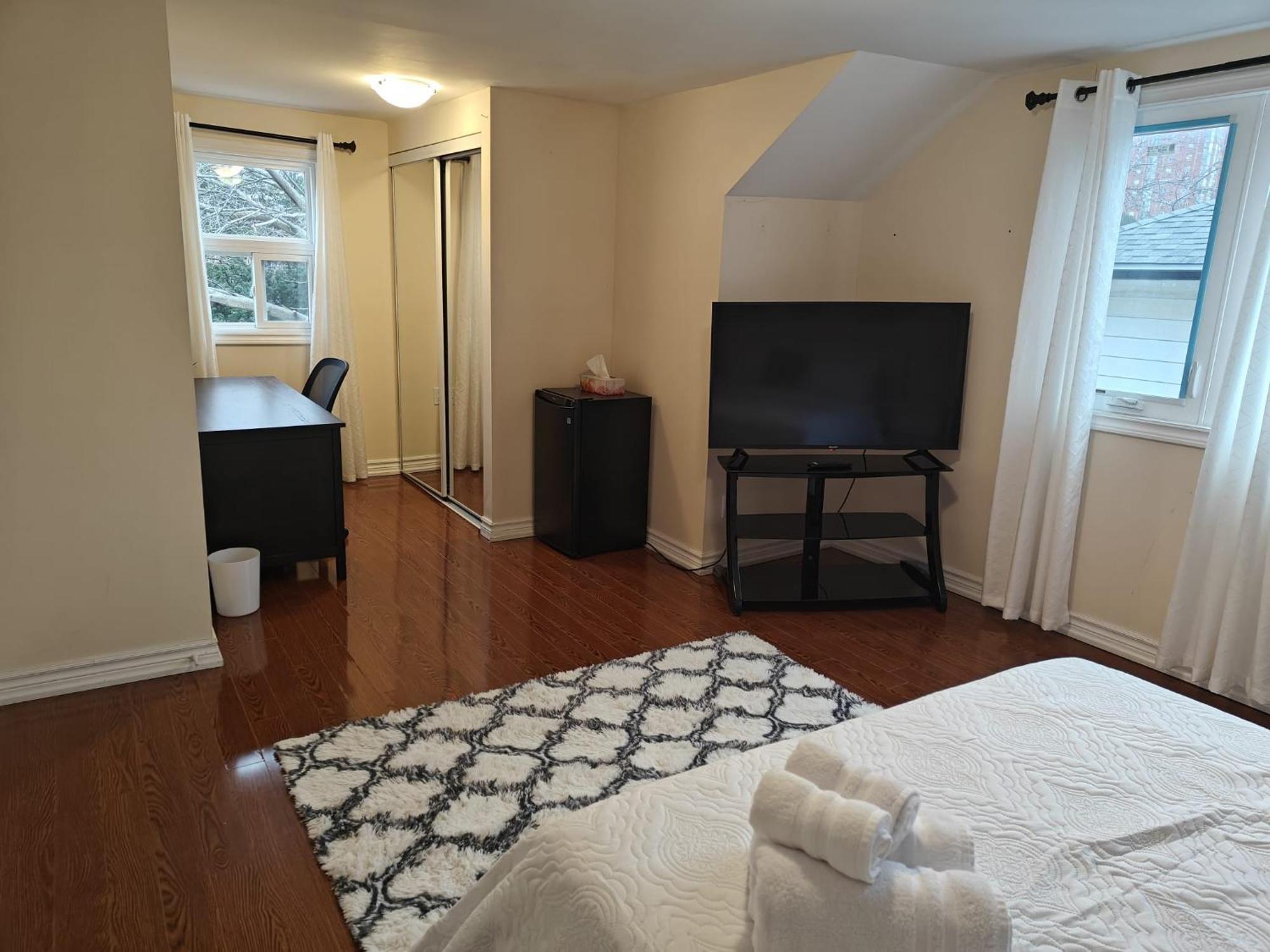 Spacious Mbr Near Kennedy Subway & Go Toronto Extérieur photo