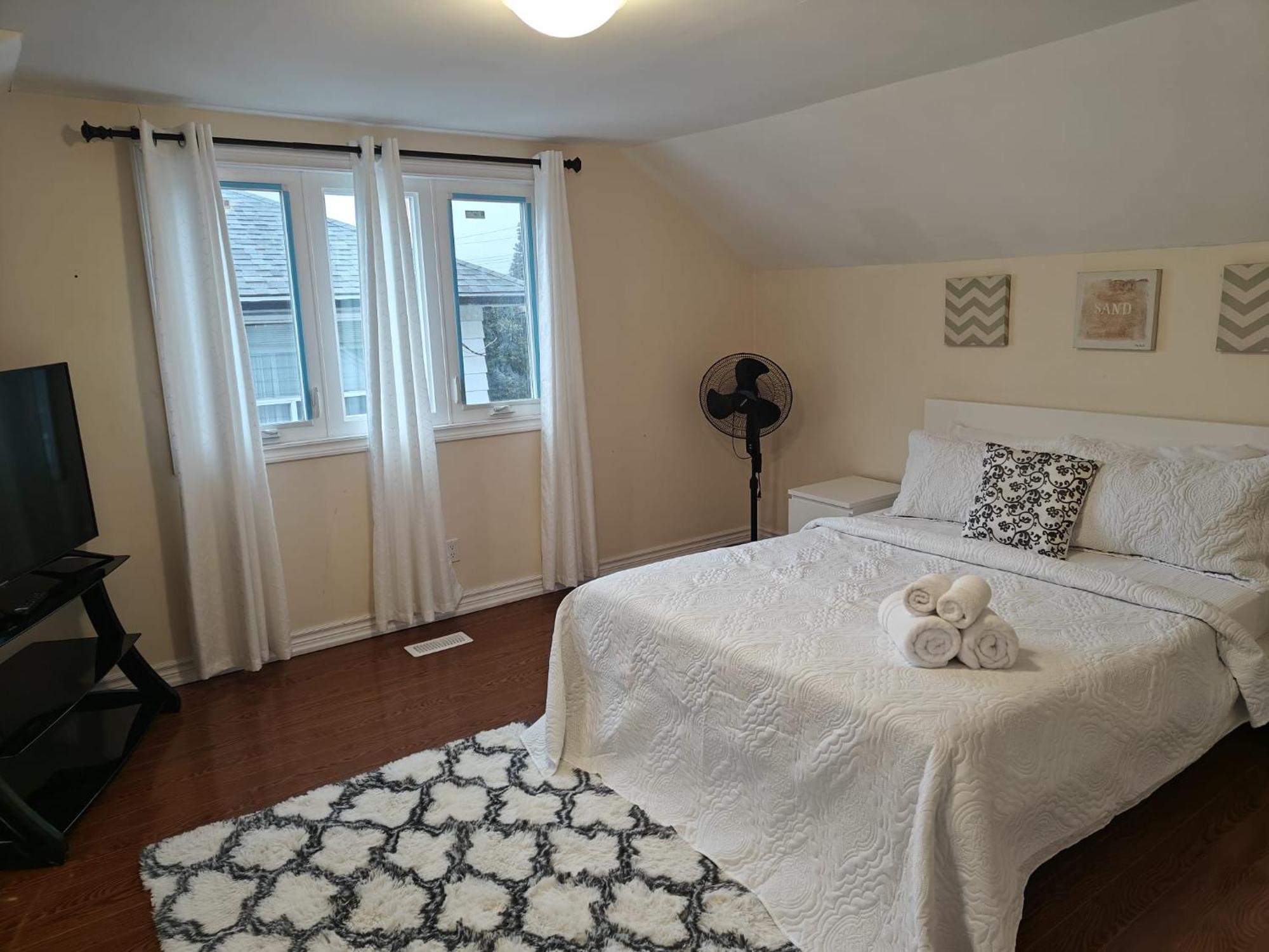 Spacious Mbr Near Kennedy Subway & Go Toronto Extérieur photo