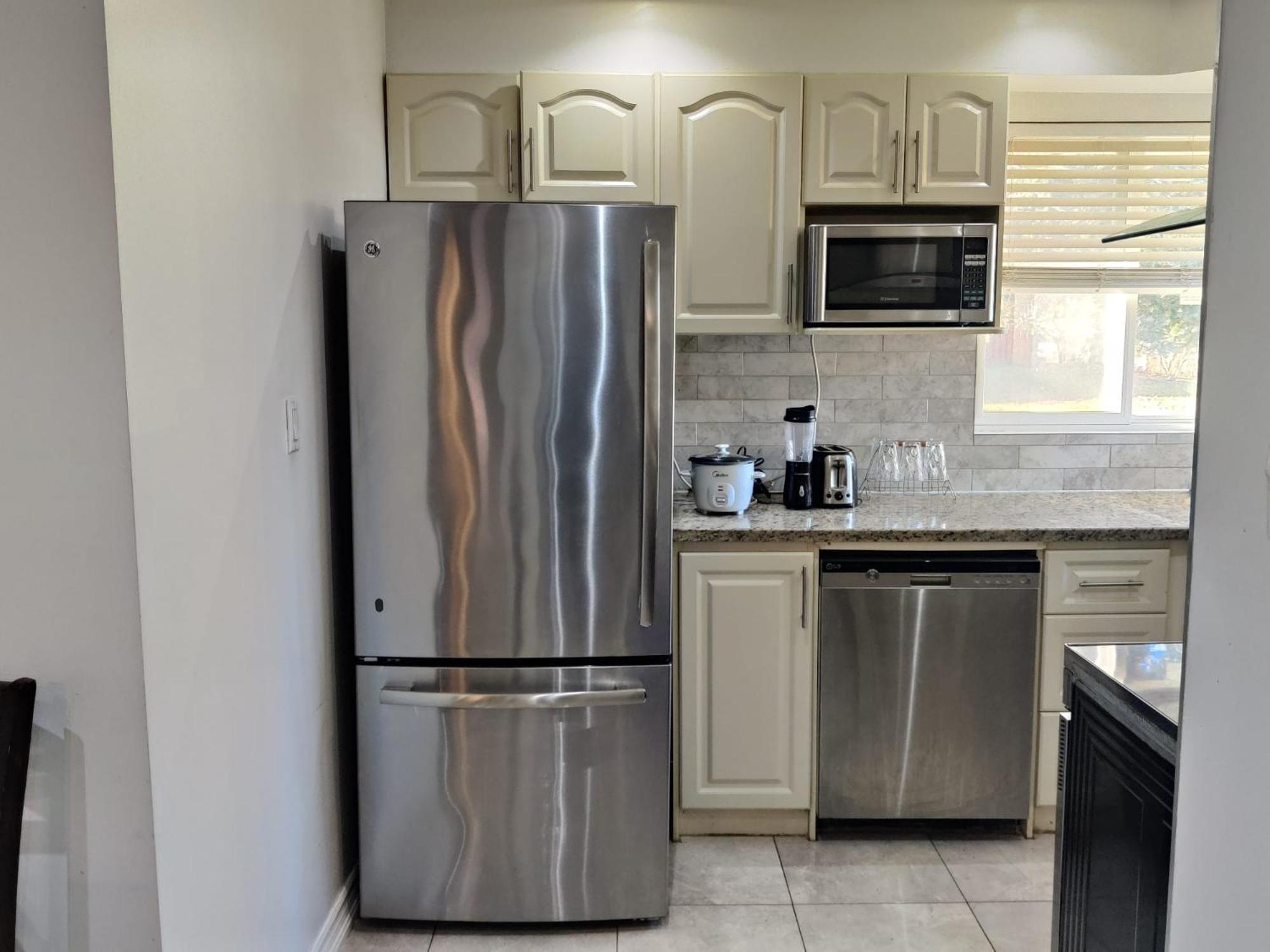 Spacious Mbr Near Kennedy Subway & Go Toronto Extérieur photo