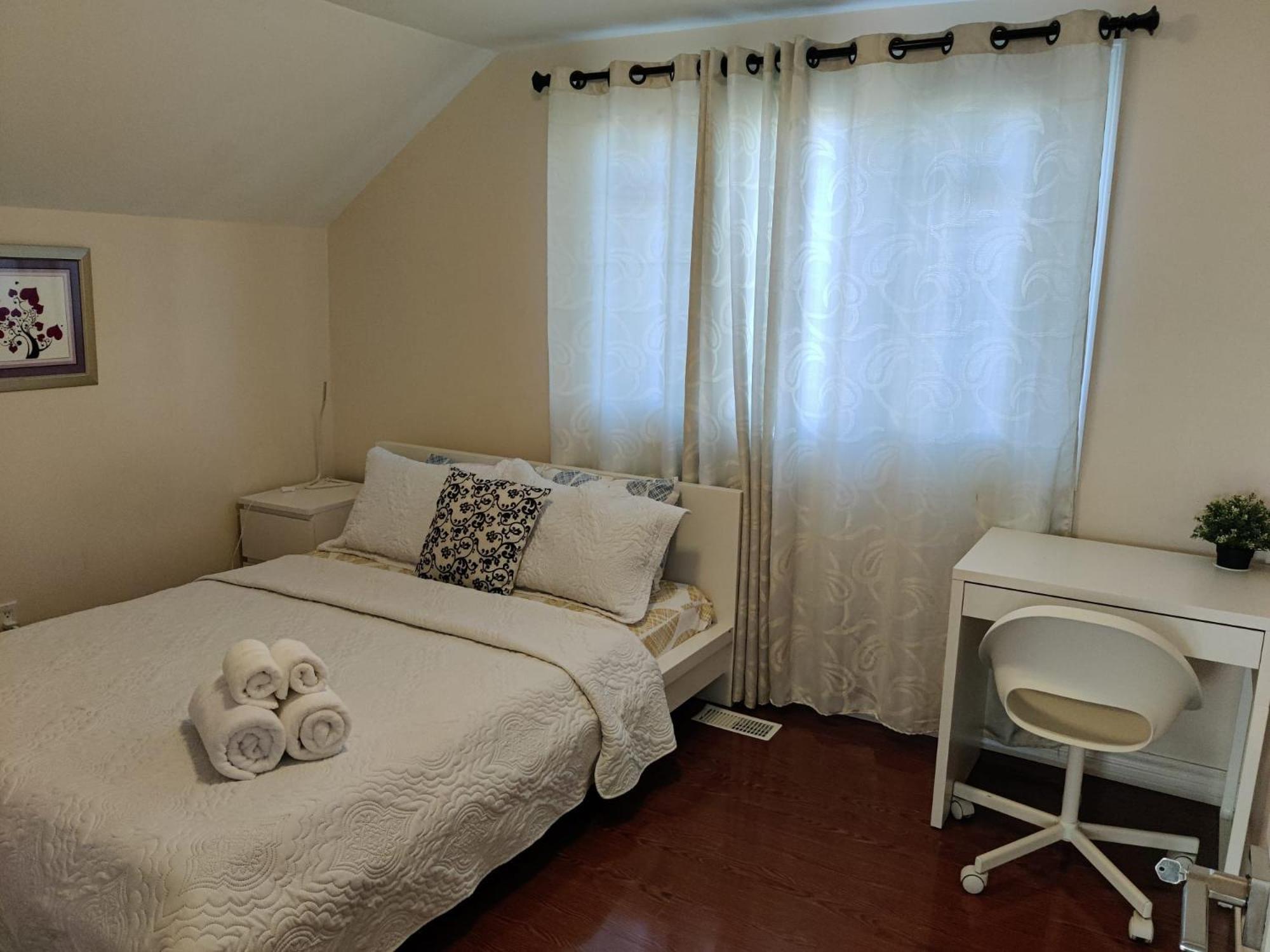 Spacious Mbr Near Kennedy Subway & Go Toronto Extérieur photo